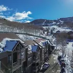 Fabulous Condo Close To Chair Lifts 1 And 10 In Meadows Area