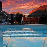 Camel's Garden Hotel 3*