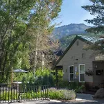 Mountainside Inn 404 Hotel Room