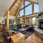 Mountain View 2 Ski-in Private Hot Tub 4br 4.5ba Sleeps 8 Holiday home *