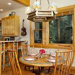 Mountain View 2 Ski-in Private Hot Tub 4br 4.5ba Sleeps 8 Holiday home Telluride