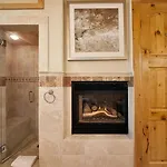 Mountain View 2 Ski-in Private Hot Tub 4br 4.5ba Sleeps 8 *