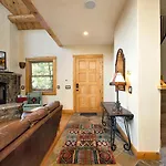 Mountain View 2 Ski-in Private Hot Tub 4br 4.5ba Sleeps 8 Holiday home *