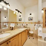 Mountain View 2 Ski-in Private Hot Tub 4br 4.5ba Sleeps 8 Holiday home