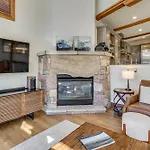 Luxurious Ski-in/ski-out Mountain Escape Holiday home *