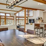 Holiday home Luxurious Ski-in/ski-out Mountain Escape *