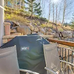 Luxurious Ski-in/ski-out Mountain Escape *