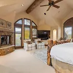 Luxury Retreat Hot Tub And Mountain View *