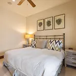 Luxury Retreat Hot Tub And Mountain View Holiday home *