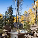 Villa Bear - Modern Log At Easy Ski-in-out Location Telluride
