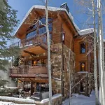 Ski-in Ski-out 4br W- Deck, Hot Tub, & Crib Holiday home Telluride