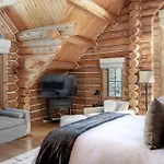 Bear - Modern Log At Easy Ski-in-out Location *