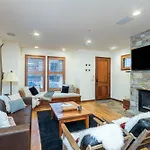 South Pacific Townhouse By Exceptional Stays