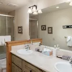 Bear - Modern Log At Easy Ski-in-out Location Villa Telluride