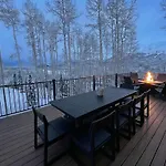 Luxury Mountain Retreat With Hot Tub And Views