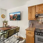 Riverfront, Blocks To Ski - Mtn Views, Hot Tub At Viking Lodge 217 Condo