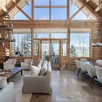 Bear - Modern Log At Easy Ski-in-out Location *
