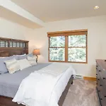 Bear Creek Lodge 303C Hotel Room