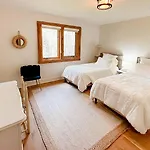 Scenic Escape - Private Deck Designer Interiors