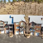 Mountain Village Escape - Walk To Slopes & Views