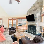 Le Chamonix D Condo