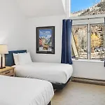 Mountain View Dream On River Trail - Hot Tub, Garage, Lift 7 Ski In Out Condo