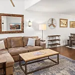 Mountain View Dream On River Trail - Hot Tub, Garage, Lift 7 In Out Apartment