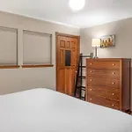 West End Winner - Hot Tub, Parking, Open Kitchen & Living Space Condo