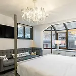 New San Juan 303 By Avantstay Modern Penthouse W Deck Overlooking Main Street