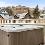 Legacy House By Avantstay