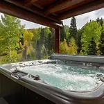 Townhome On The Creek 135 By Avantstay Ski In Ski Out Home W Hot Tub