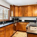 Riverside Condos C202 By Avantstay