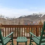 Russell Home By Avantstay Expansive Deck Stunning Views Hot Tub