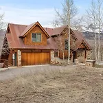 Russell Home By Avantstay