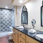 Holiday home River Edge A By Avantstay *