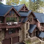 Mountain Village Retreat With Hot Tub Sauna & Views