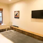 Bear Creek Lodge 111B Hotel Room