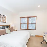 Bear Creek Lodge 203B Hotel Room