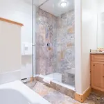 Bear Creek Lodge 203B Hotel Room