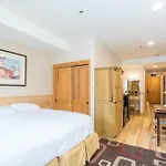 Bear Creek Lodge 305C Hotel Room