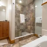 Apartment Bear Creek 201