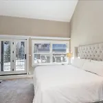 Ski In Out In Town! Ski Area Views, Fireplace, Hot Tub Condo