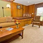 Manitou 11 By Alpine Hotel 2*