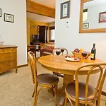 Manitou 11 By Alpine Hotel