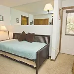 Manitou 11 By Alpine Hotel 2*