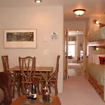 Viking Lodge 313 Apartment