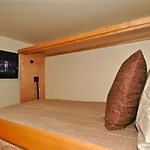 Viking Lodge 100B