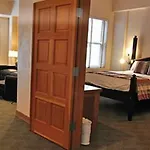 Camel's Garden Hotel