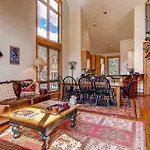Snow Day Hideaway At The Terraces Apartment