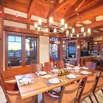 Cabin On The Ridge Holiday Home